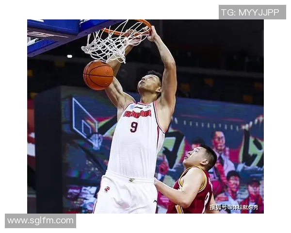 成都足球队以65分领跑冠军赛积分榜展现强大实力和竞争优势