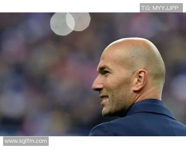 齐达内:从足球场上的传奇到教练生涯的辉煌转变与影响 齐达内:从足球场上的传奇到教练生涯的辉煌转变与影响